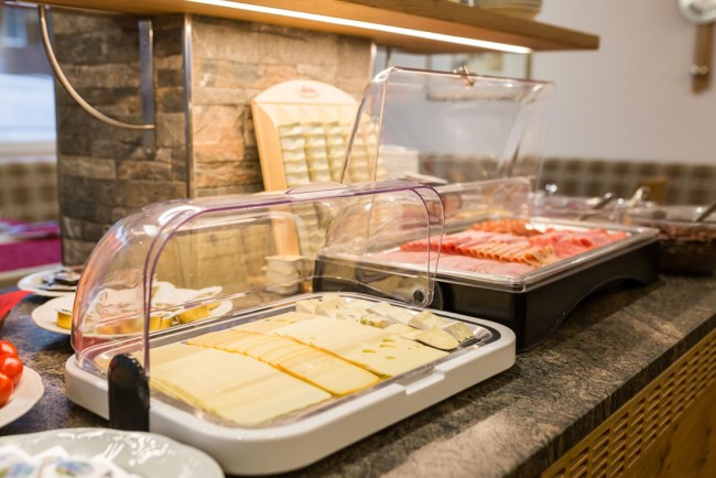 Großzügiges Frühstück vom Buffet 