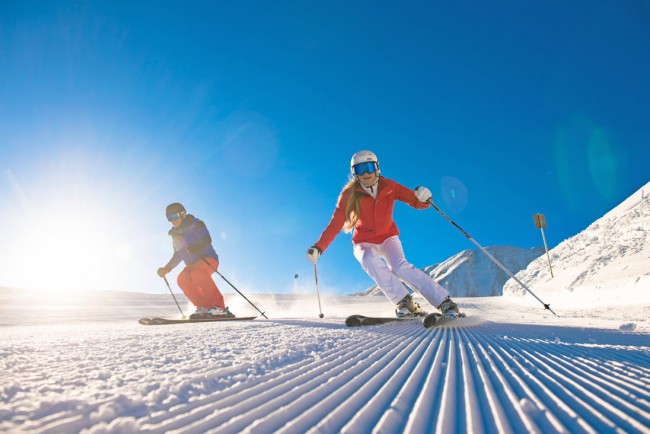 Skifahrer auf der Skipiste © Ski amadé