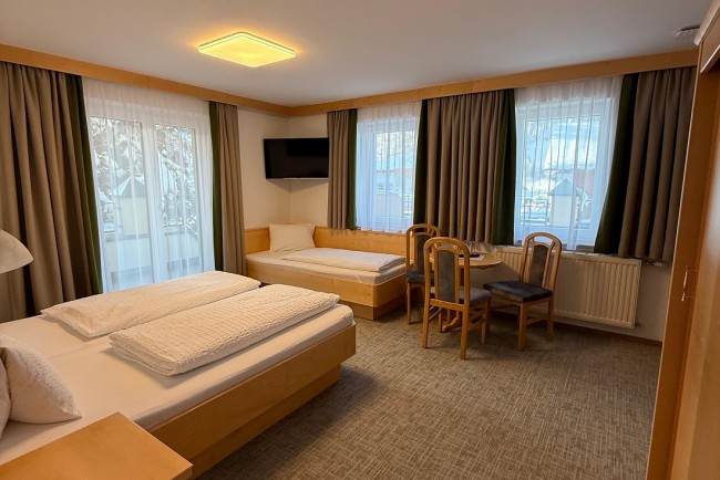 Doppelzimmer mit Balkon