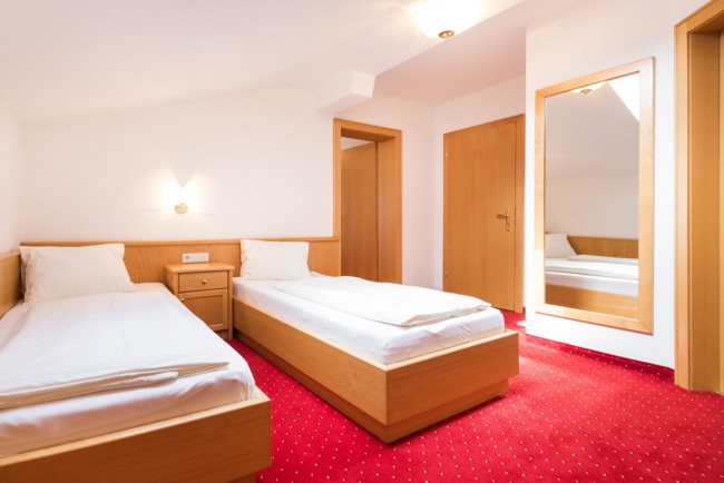 Zimmer mit getrennten Betten